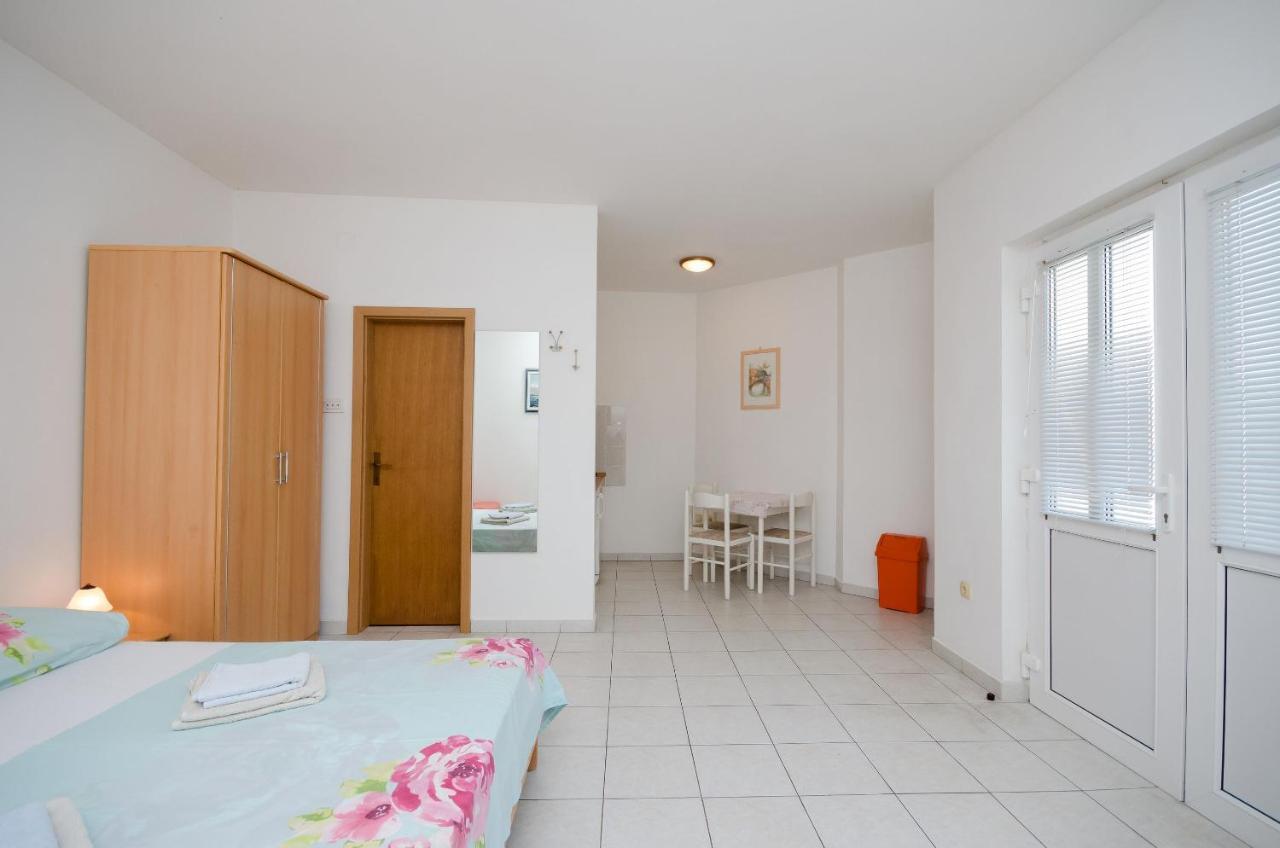 Apartments Branimir Novi Vinodolski Eksteriør bilde