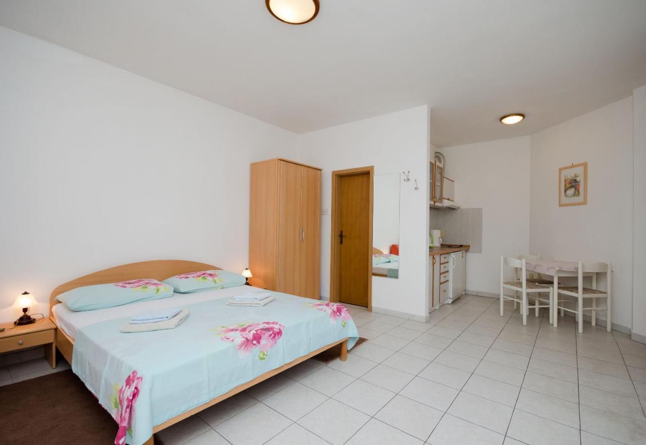 Apartments Branimir Novi Vinodolski Eksteriør bilde